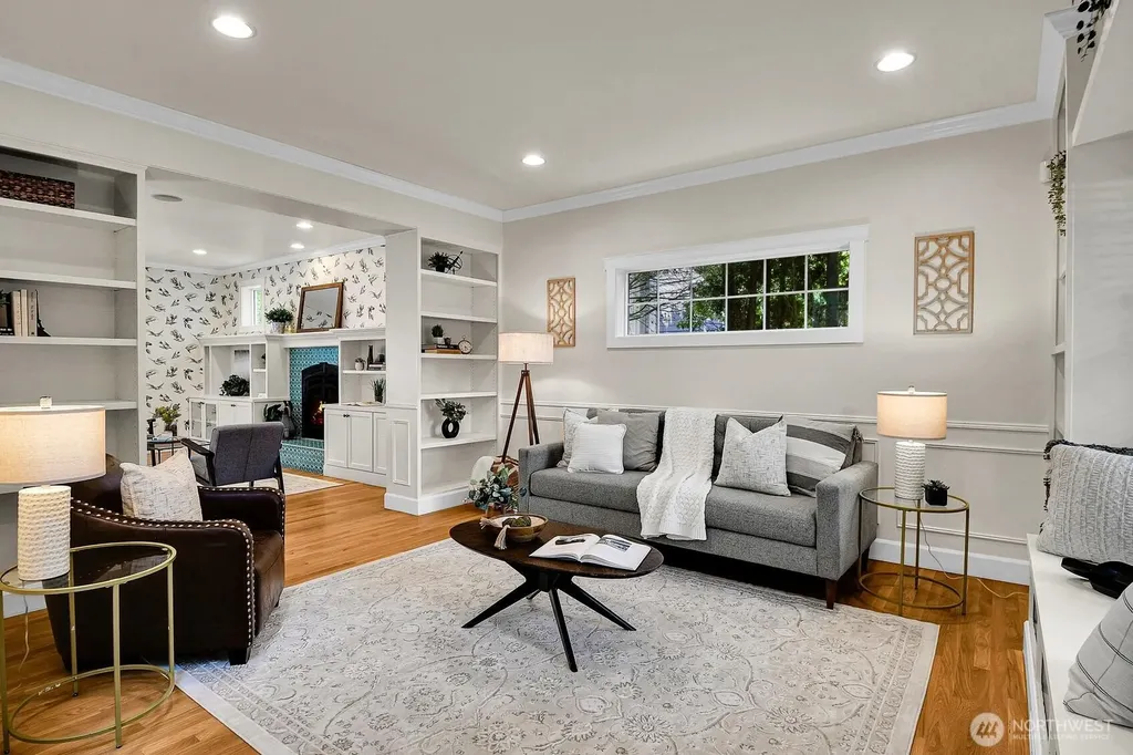 8545 Densmore Avenue N Seattle WA 98103