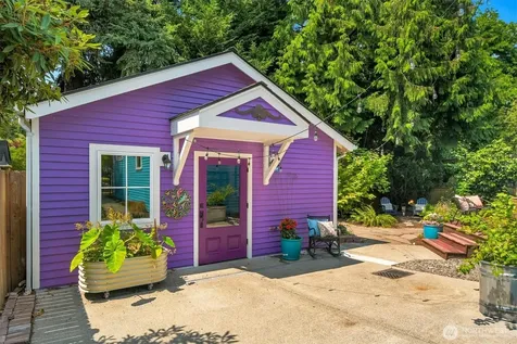 8545 Densmore Avenue N Seattle WA 98103