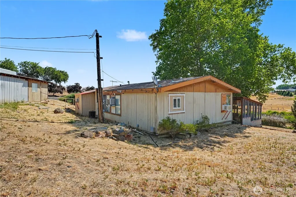 363 Baker Road Selah WA 98942