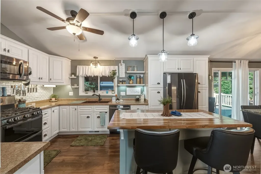 353 SE Highland Park Drive College Place WA 99324