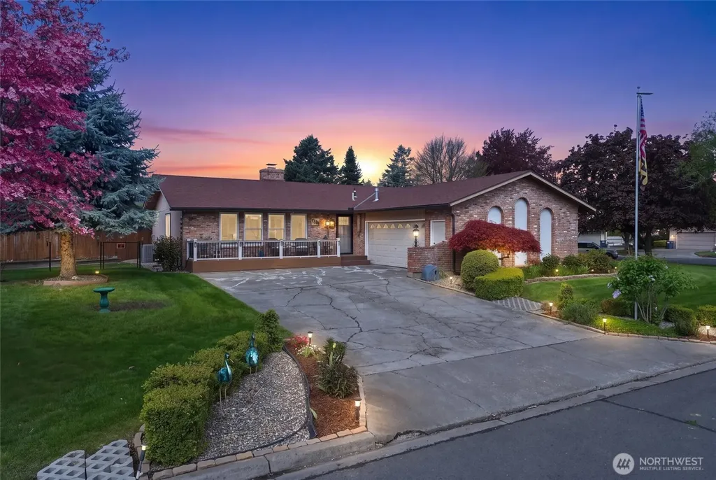 353 SE Highland Park Drive College Place WA 99324