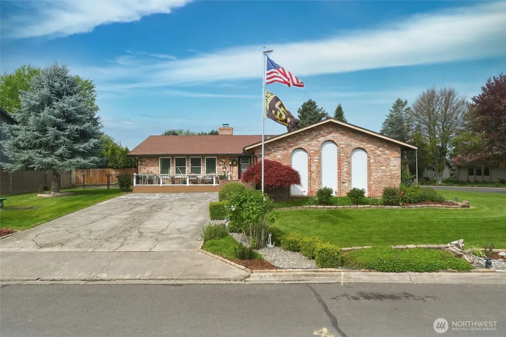 353 SE Highland Park Drive College Place WA 99324