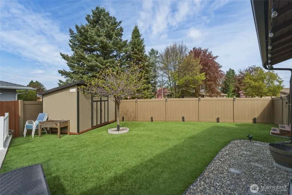 353 SE Highland Park Drive College Place WA 99324