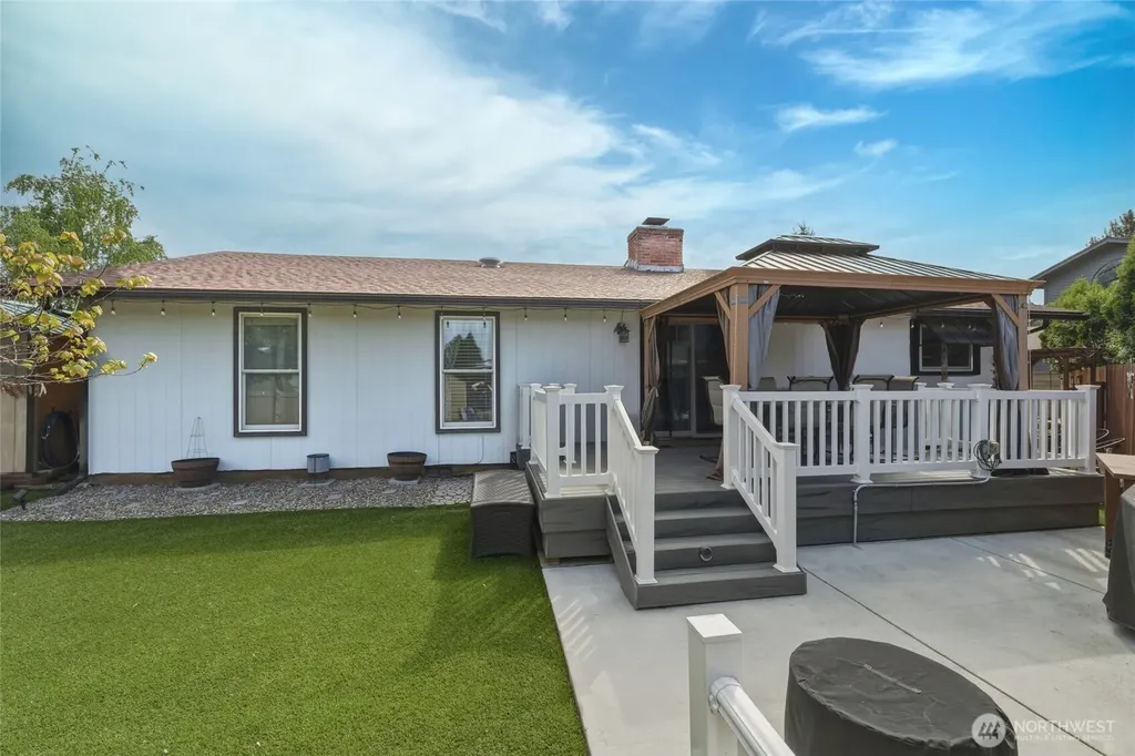 353 SE Highland Park Drive College Place WA 99324