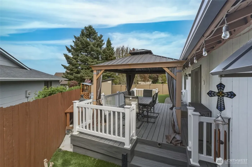 353 SE Highland Park Drive College Place WA 99324