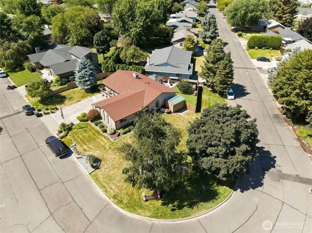 353 SE Highland Park Drive College Place WA 99324
