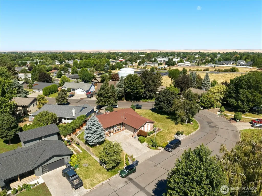 353 SE Highland Park Drive College Place WA 99324