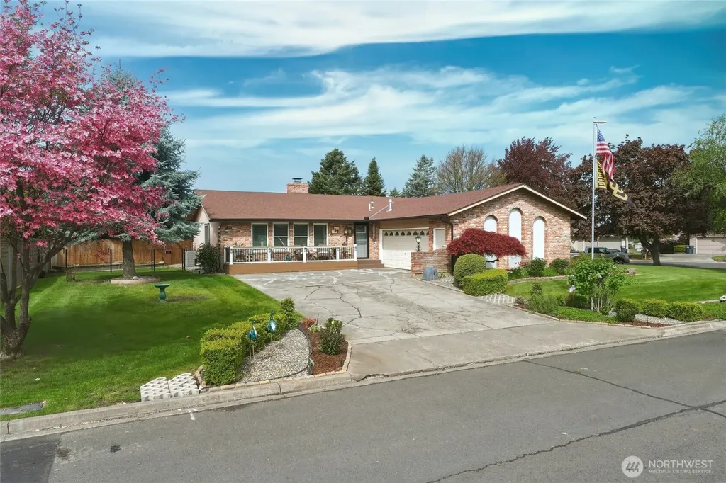 353 SE Highland Park Drive College Place WA 99324