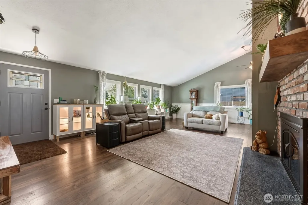 353 SE Highland Park Drive College Place WA 99324