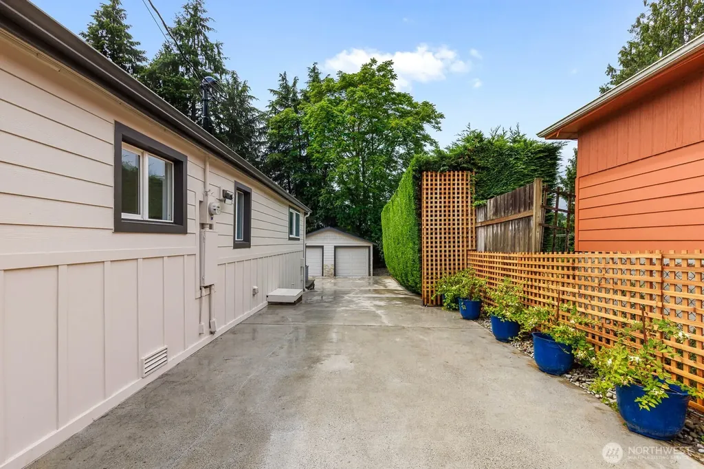 13427 5th Avenue SW Burien WA 98146
