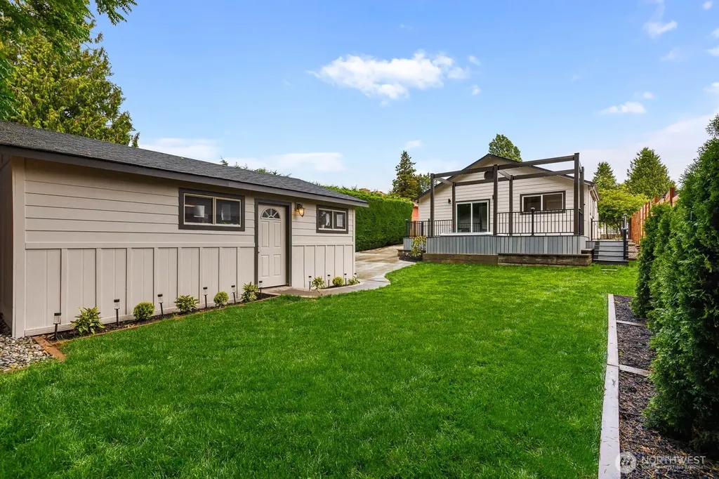 13427 5th Avenue SW Burien WA 98146