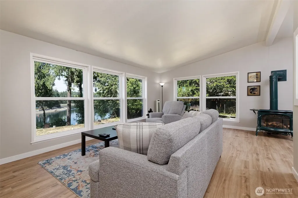 51 SE Earsley Lane Shelton WA 98584