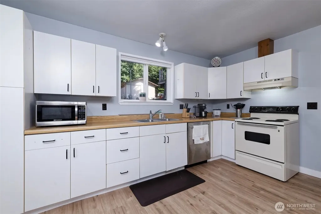 51 SE Earsley Lane Shelton WA 98584