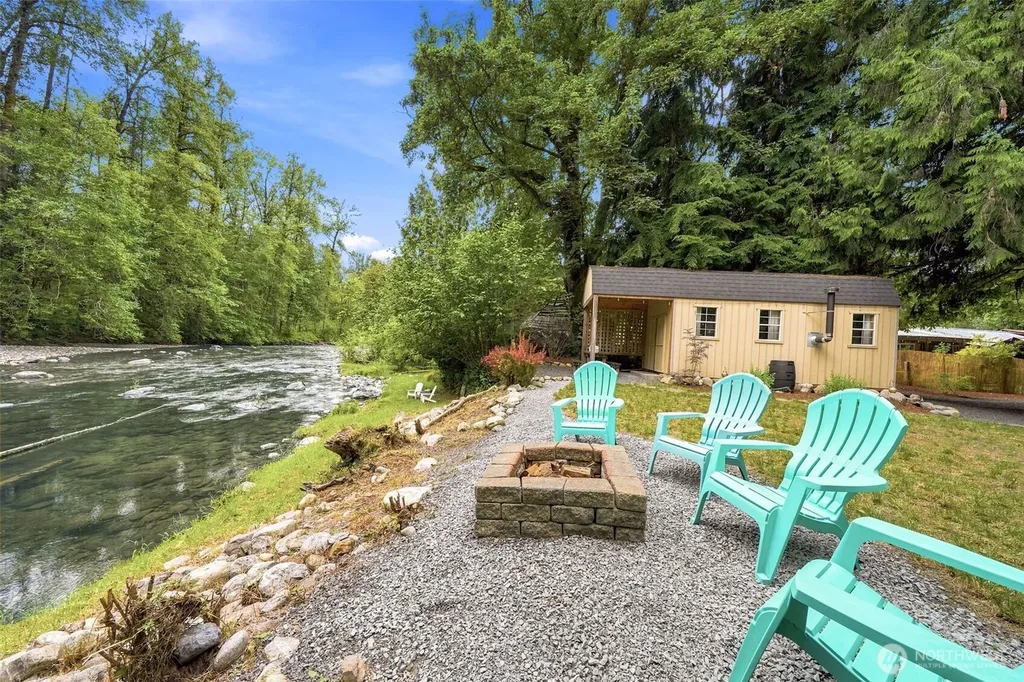 28 Steelhead Tract Granite Falls WA 98252