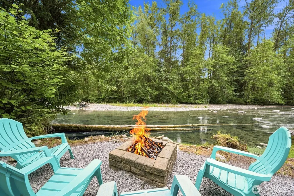 28 Steelhead Tract Granite Falls WA 98252