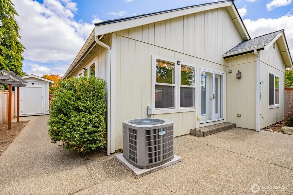 8101 Westcott Lane SE Tumwater WA 98501