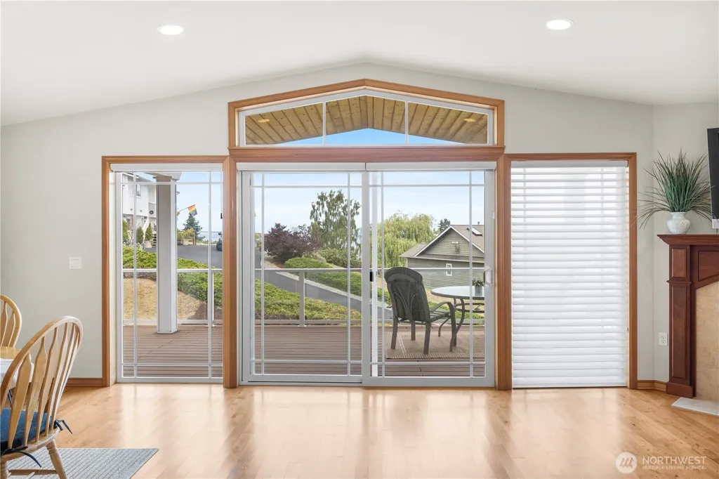 6226 Hinman Drive Clinton WA 98236
