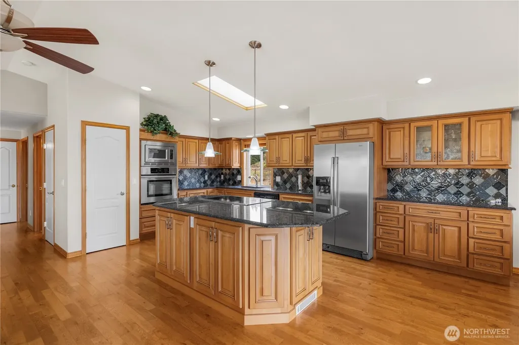 6226 Hinman Drive Clinton WA 98236