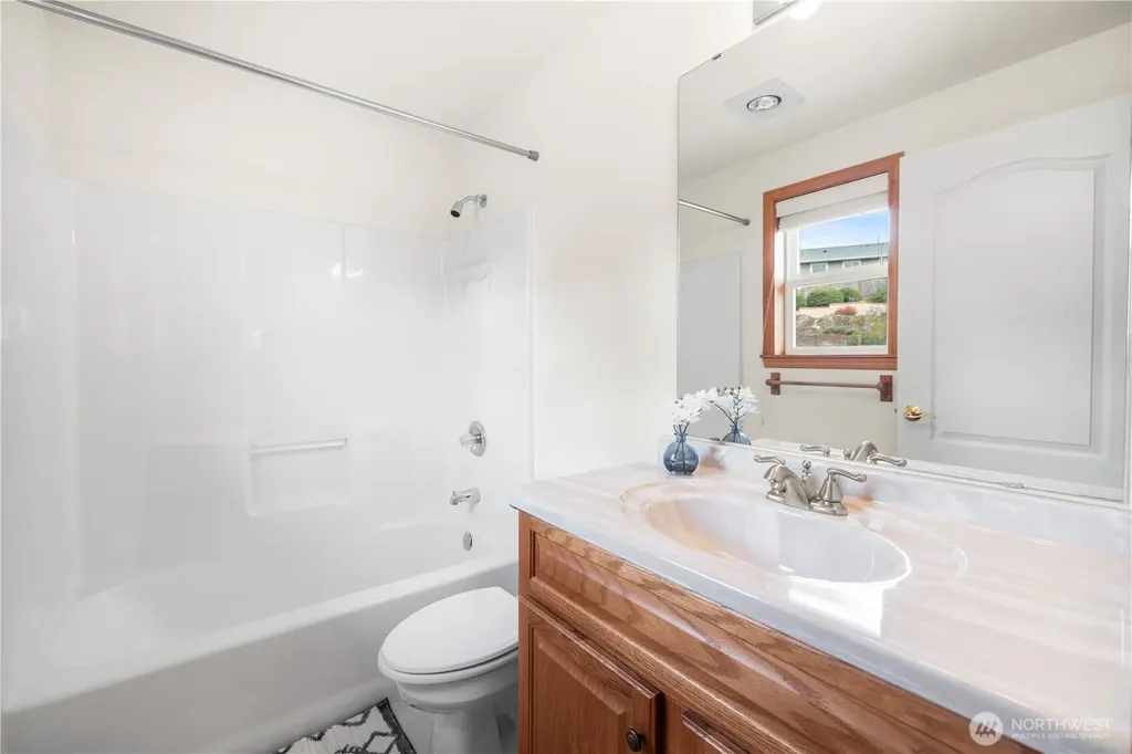 6226 Hinman Drive Clinton WA 98236