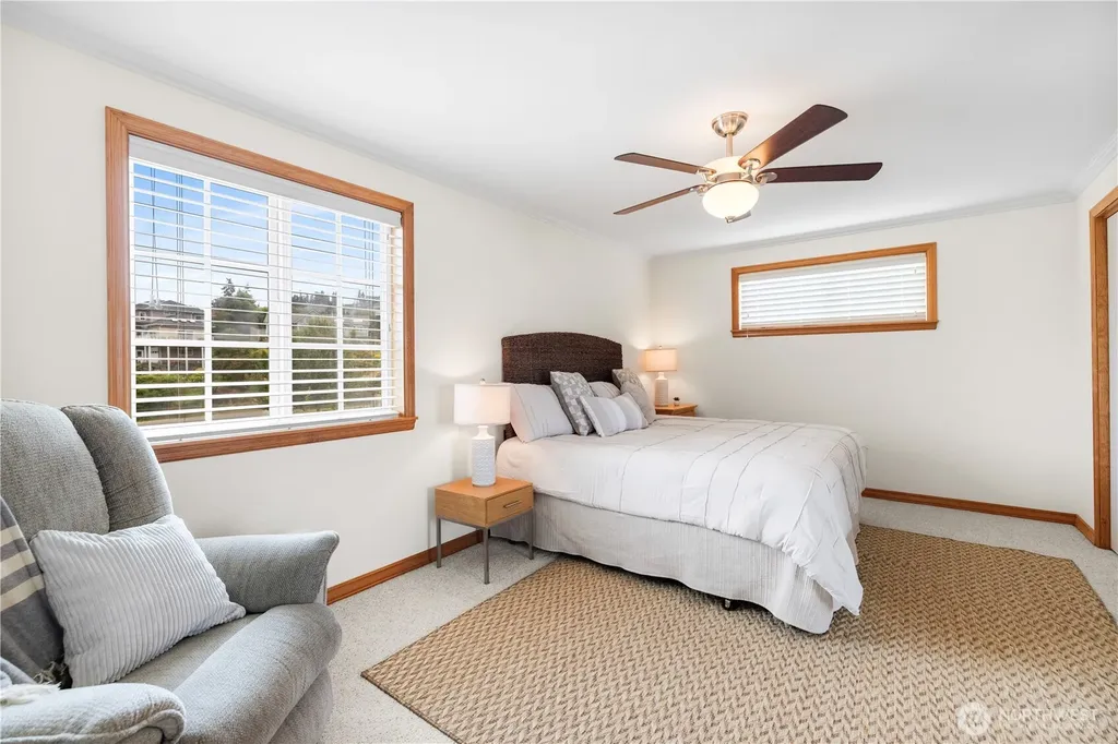 6226 Hinman Drive Clinton WA 98236