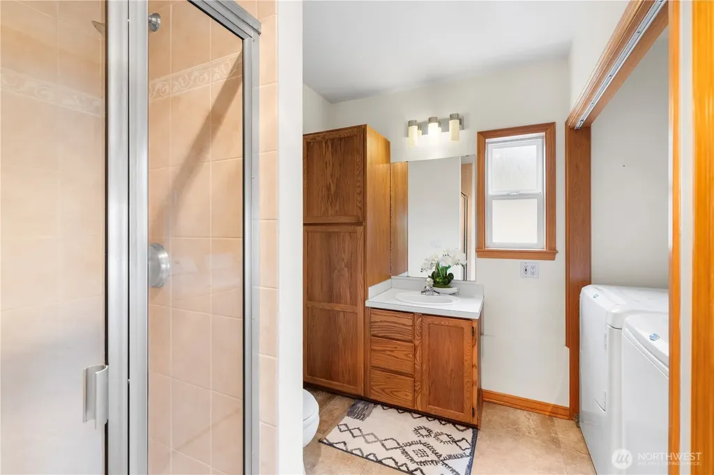 6226 Hinman Drive Clinton WA 98236
