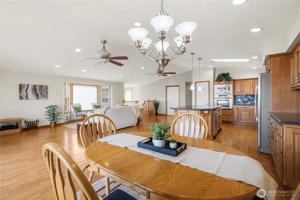 6226 Hinman Drive Clinton WA 98236