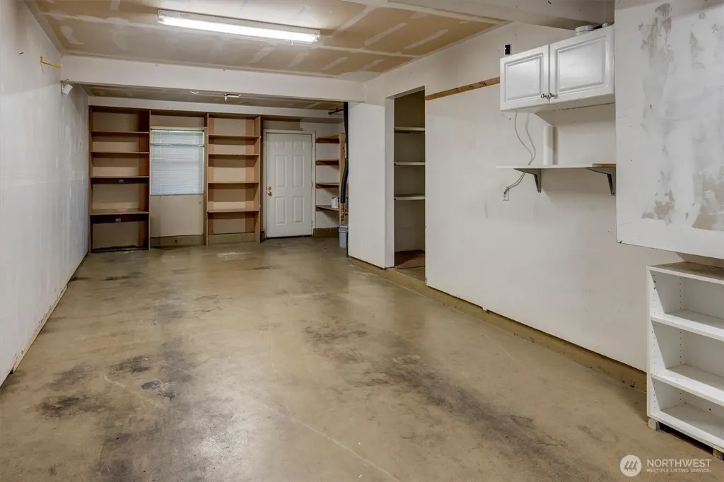 23311 61st Place S Kent WA 98032