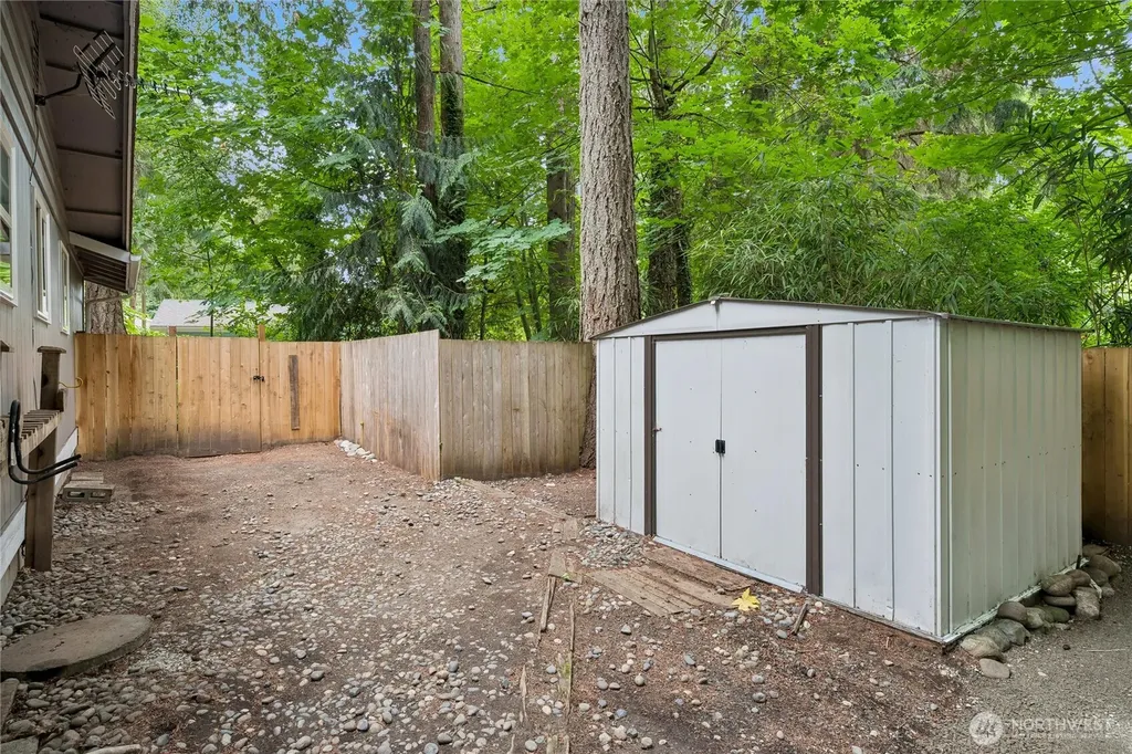 6724 Alder Glen Drive SE Olympia WA 98513