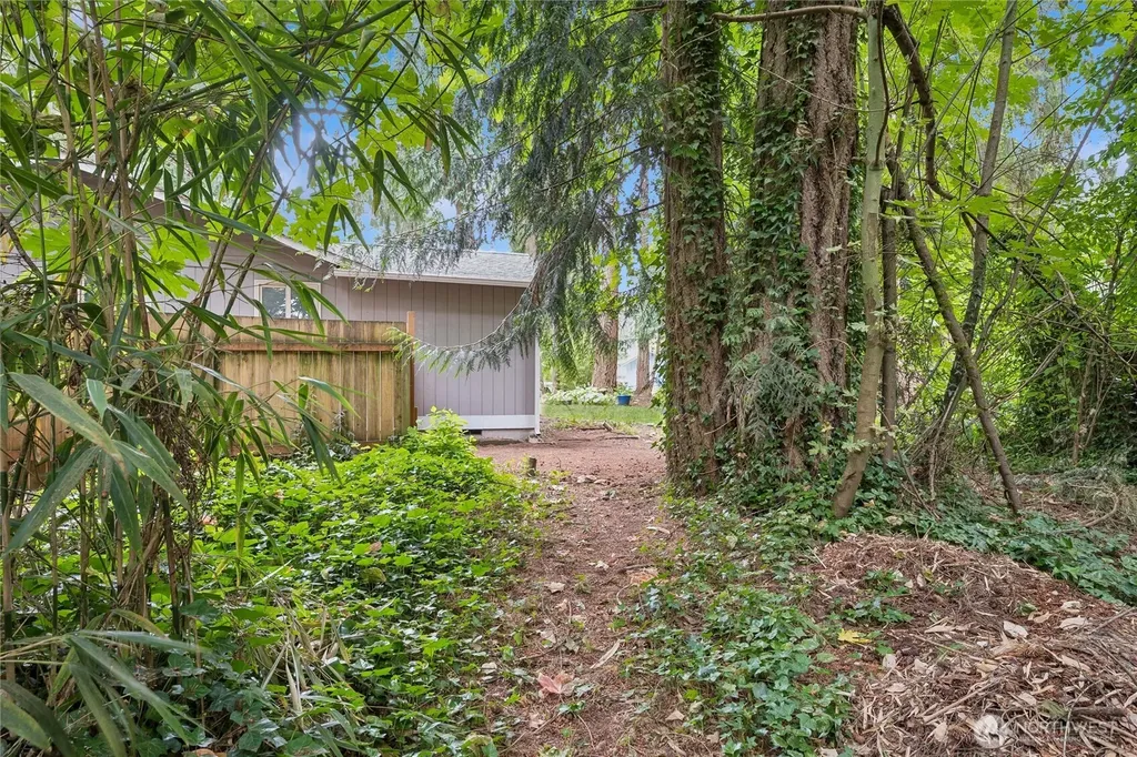 6724 Alder Glen Drive SE Olympia WA 98513