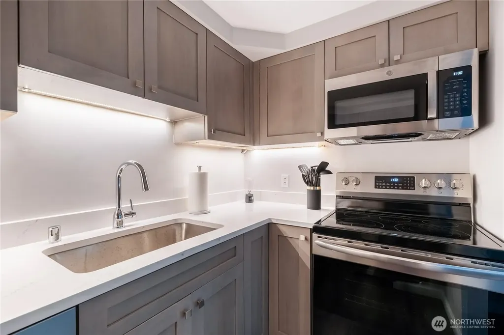 2700 4th Avenue Seattle WA 98121