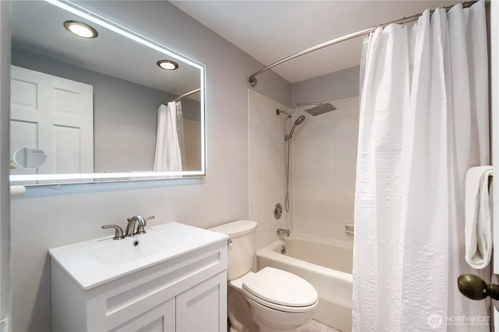 2700 4th Avenue Seattle WA 98121