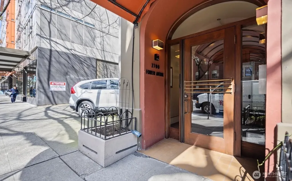 2700 4th Avenue Seattle WA 98121