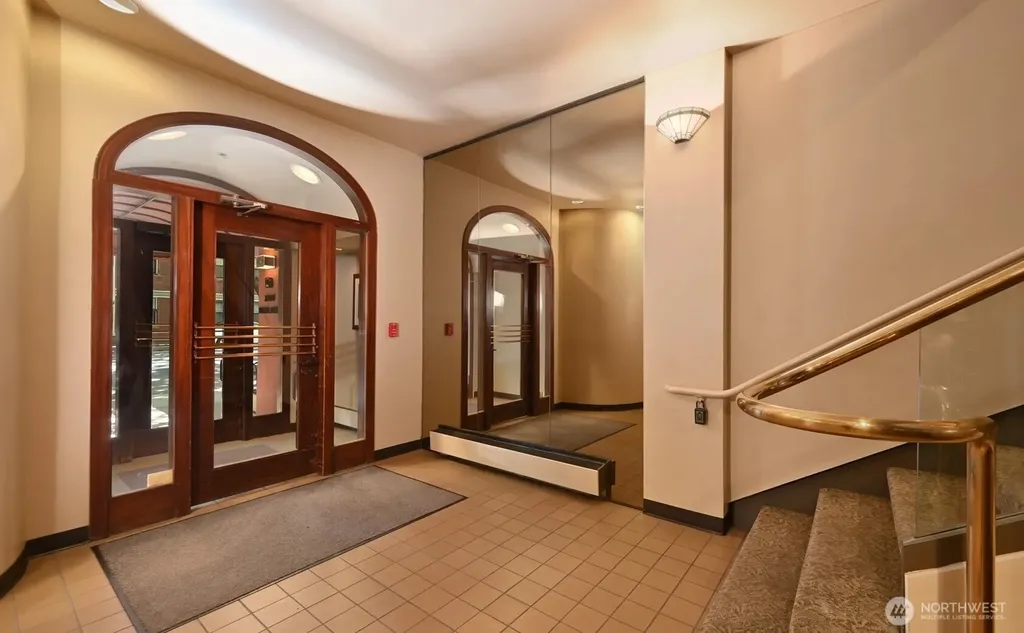 2700 4th Avenue Seattle WA 98121