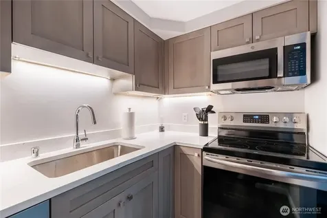 2700 4th Avenue Seattle WA 98121