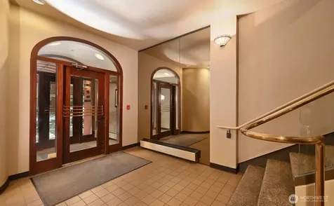 2700 4th Avenue Seattle WA 98121
