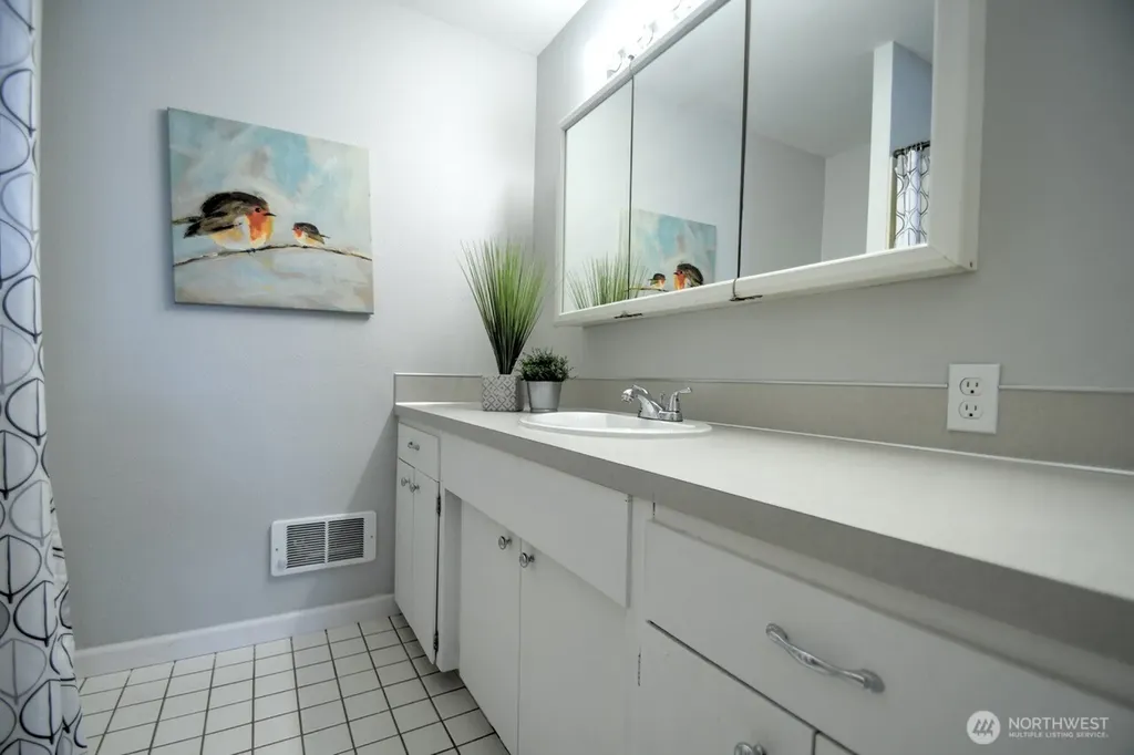 2208 Angela Street SE Lacey WA 98503