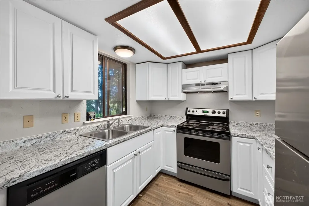 7655 E Karen Lane Port Orchard WA 98366