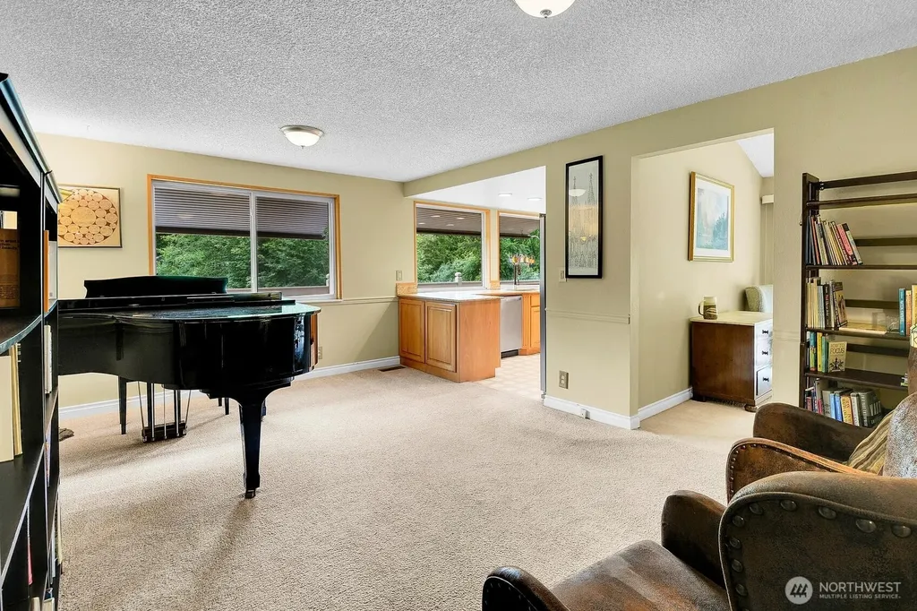 24520 SE 24th Street Sammamish WA 98075