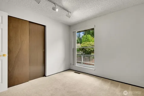 24520 SE 24th Street Sammamish WA 98075
