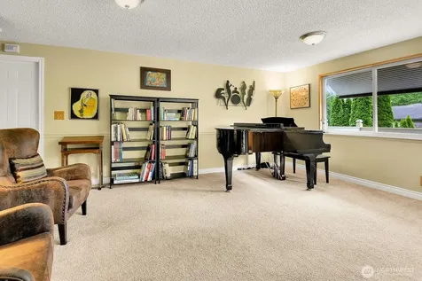 24520 SE 24th Street Sammamish WA 98075