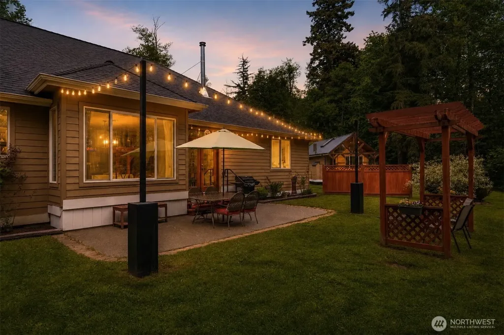 2139 H St Road Blaine WA 98230