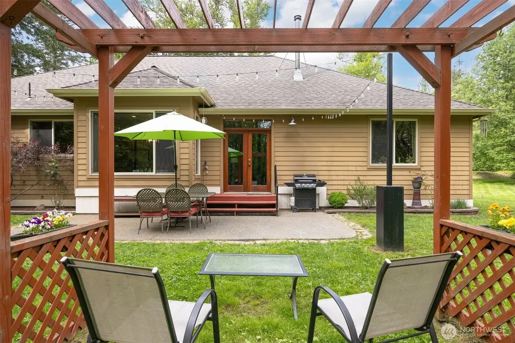 2139 H St Road Blaine WA 98230