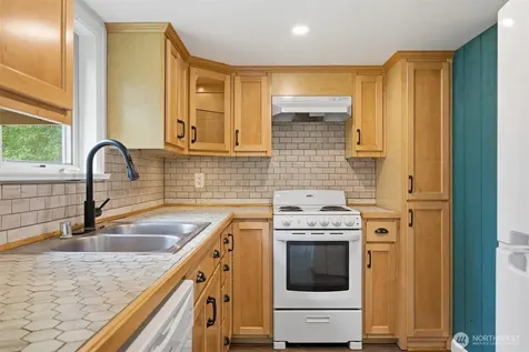 2139 H St Road Blaine WA 98230