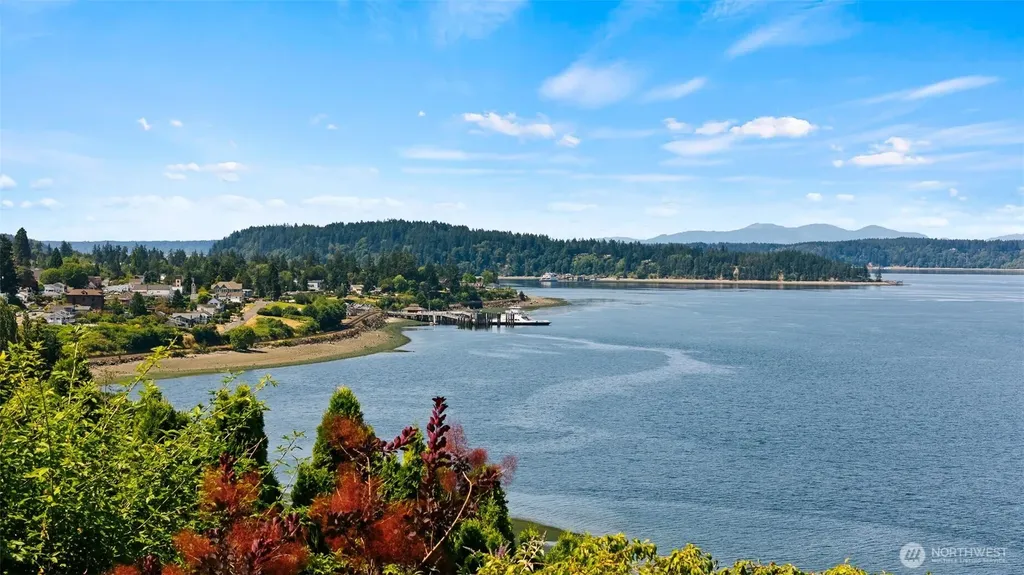 30 Silver Beach Drive Steilacoom WA 98388
