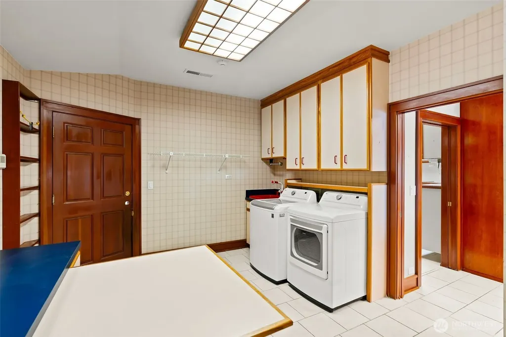 30 Silver Beach Drive Steilacoom WA 98388