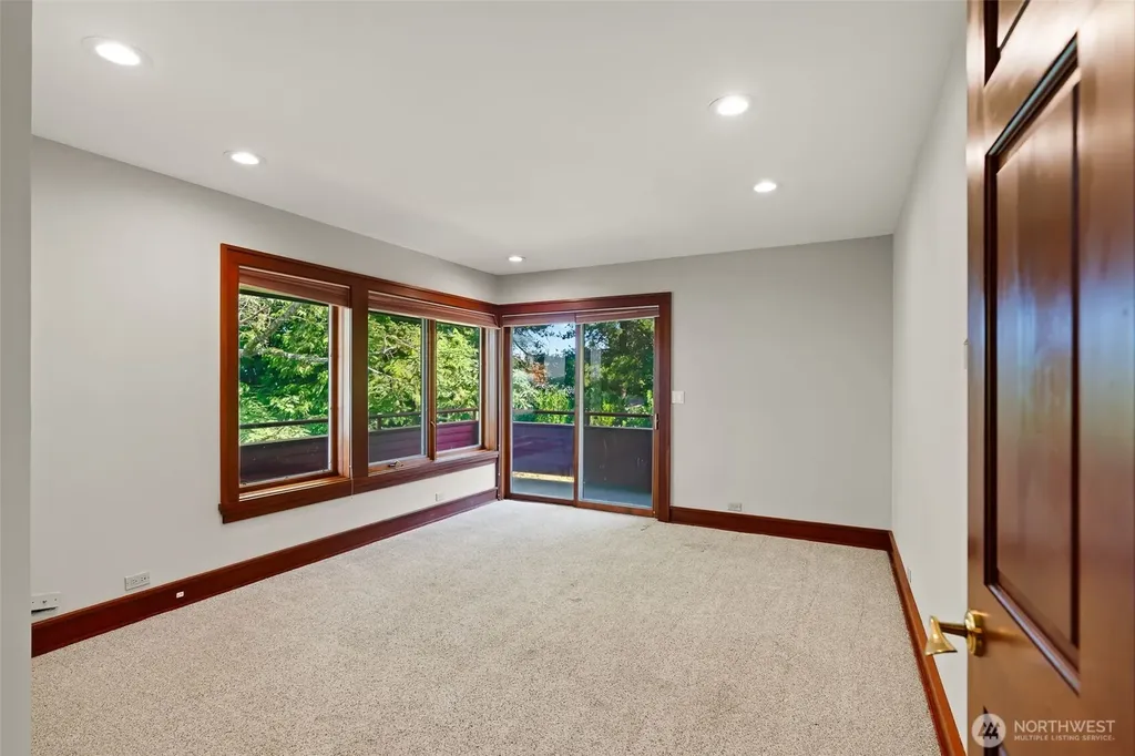30 Silver Beach Drive Steilacoom WA 98388