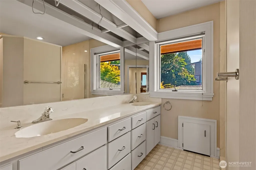 30 Silver Beach Drive Steilacoom WA 98388
