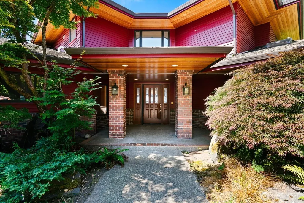 30 Silver Beach Drive Steilacoom WA 98388