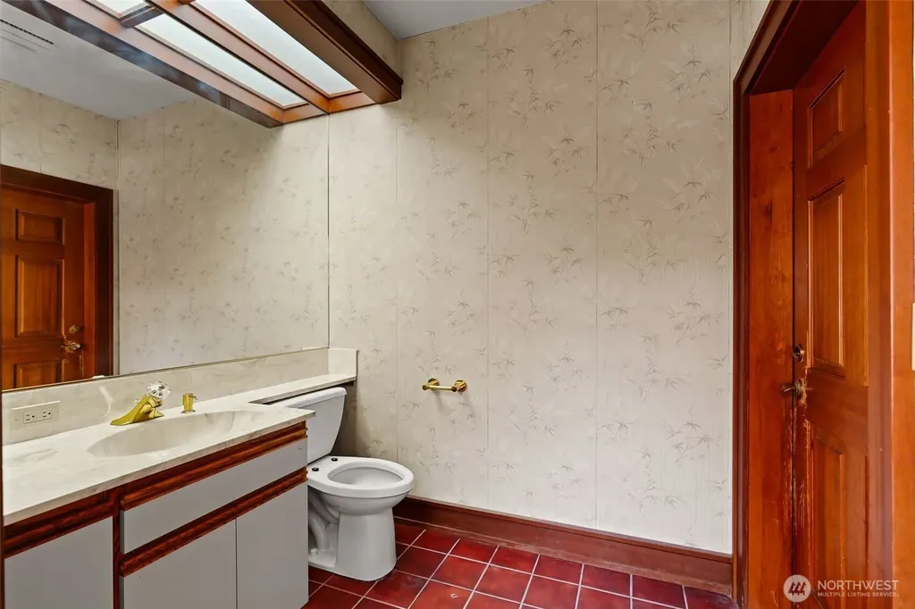 30 Silver Beach Drive Steilacoom WA 98388