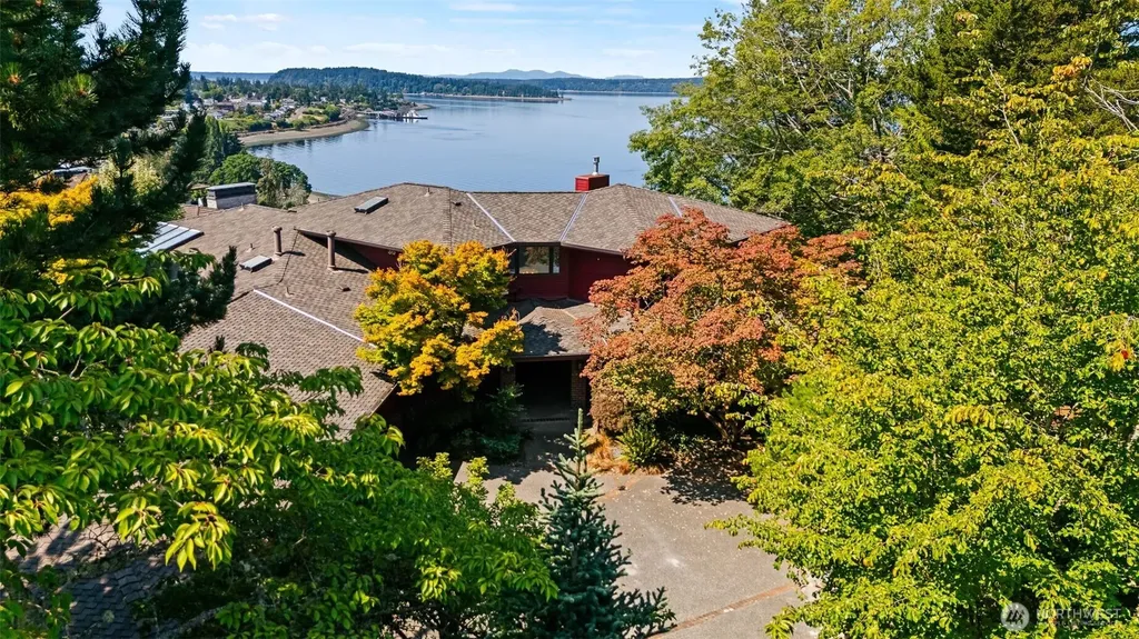 30 Silver Beach Drive Steilacoom WA 98388